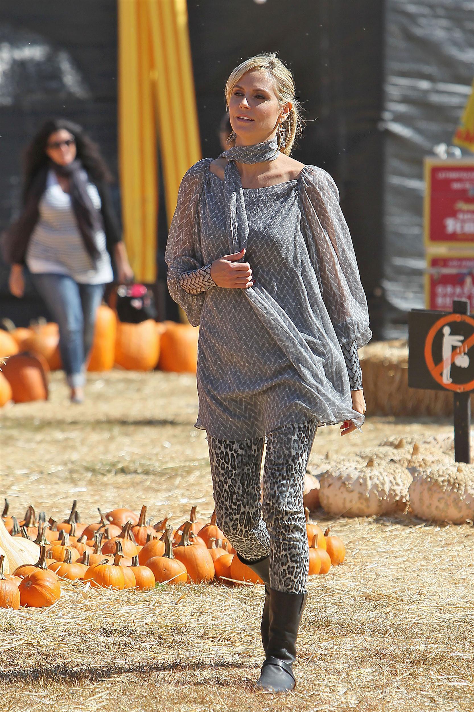 Heidi Klum at Mr Bones Pumpkin Patch in West Hollywood | Picture 100731